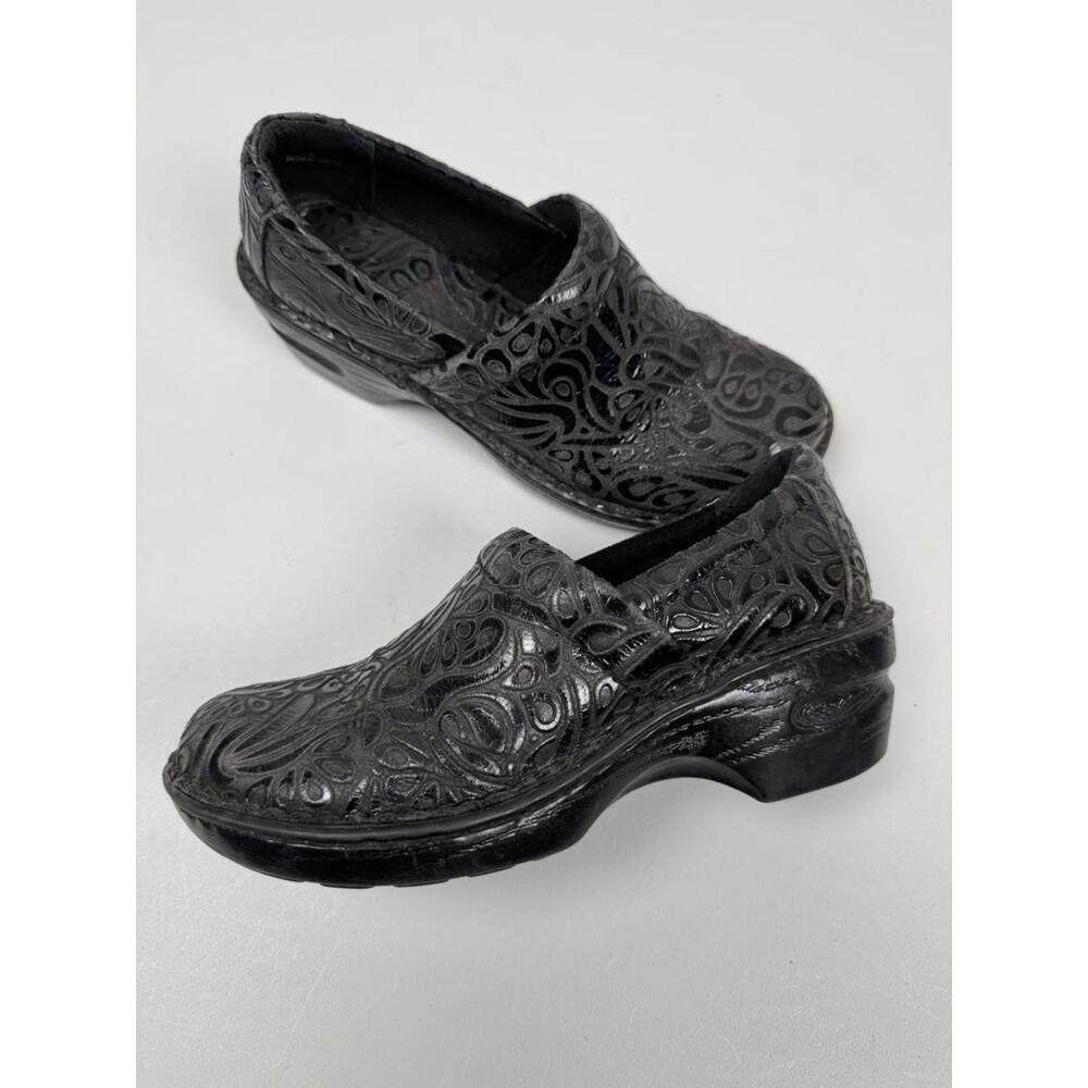 Born BOC Black Floral Clogs Womens 7 Paisley Embossed Tooled Leather Slip Ons